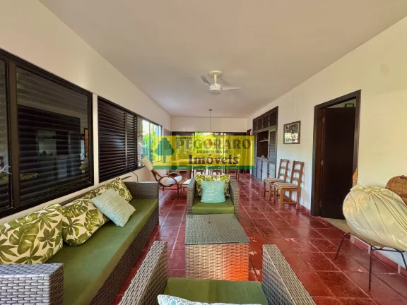 Imagem Casa mobiliada a 500 metros da praia em Barequeçaba, São Sebastião/SP - 3 quartos, 1 suíte, 3 salas, 4 banheiros, 4 vagas