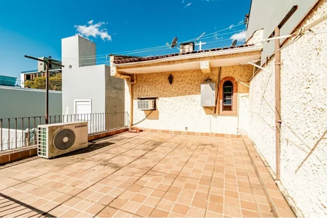 Imagem Casa à venda no bairro Passo da Areia - Porto Alegre/RS