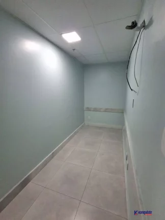 Imagem VENDA/ ALUGO SALA REFORMADA EDIFICO ÍCONE TAWER