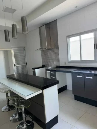 Imagem Casa alto padrão com 4 suítes 2 dormitórios e 4 vagas na garagem no Jardim riva