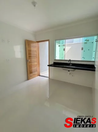 Imagem Aluguel de Casa Espaçosa na Vila Alpina, São Paulo-SP: 3 quartos, 1 suíte, 1 sala, 3 banheiros, 2 vagas, 96m²!