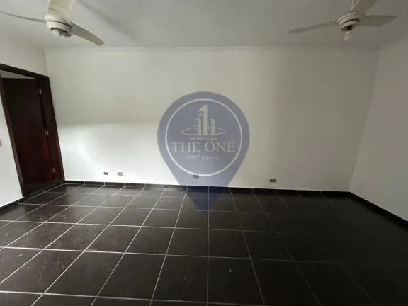 Imagem Aluguel de Casa de Luxo em São Paulo - 4 quartos, 2 suítes, 3 banheiros, 3 vagas de garagem, 220m² - Jardim da Glória