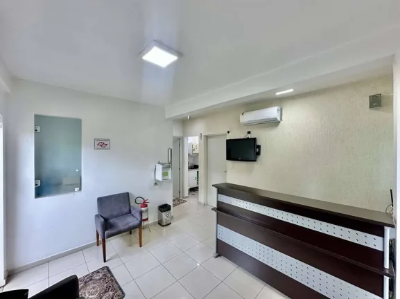 Imagem Sobrado COMERCIAL - 6 salas, recepção, 2 vagas - próx. ao Portal do Morumbi
