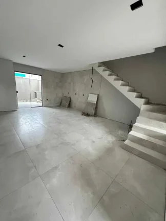 Imagem Geminado com 3 suítes e 2 vagas de garagem - Saguaçu | Joinville/SC