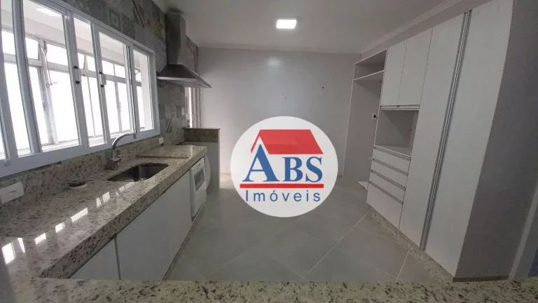 Imagem Amplo apartamento na Aparecida em santos reformado a poucos metros do mar
