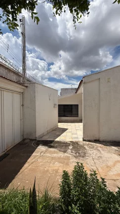 Imagem CASA Á VENDA NO PARQUE CASTELO COM 502 METROS DE TERRENO EM FRANCA/SP