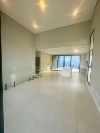 Imagem Casa Sobrado, 4 dormitórios ( 3 suítes), Piscina, 4 vagas, Verana - Sjc.