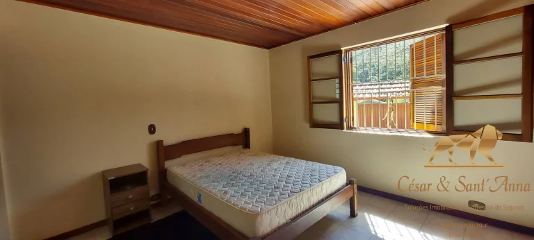 Imagem Linda casa com 04 dormitórios em Campos do Jordão! Oportunidade