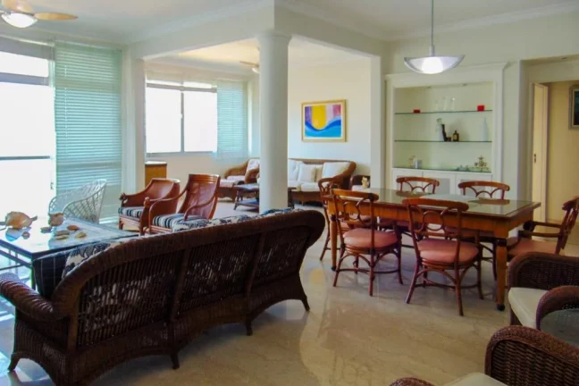 Imagem Apartamento com 4 dormitórios à venda, 160 m² por R$ 1.550.000,00 - Pitangueiras - Guarujá/SP