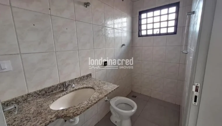 Imagem Imperdível! Sobrado à Venda 123m² – 3 Quartos – Frente para Praça – Localização Privilegiada Próxima ao Shopping Norte – Londrina