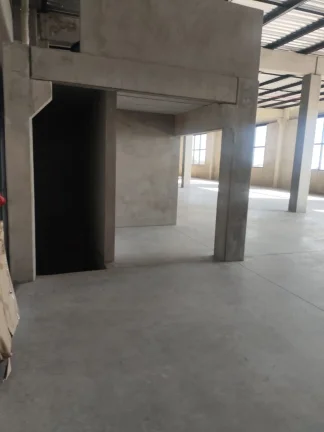 Imagem Salão Comercial de Alto Padrão para Locação em Sorocaba-SP - Jardim Ana Maria: 3 salas, 2 banheiros, 5 vagas de garagem, 1.720m².