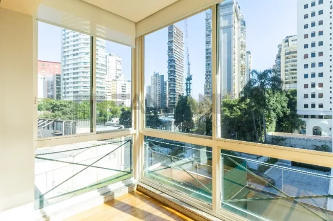 Imagem Deslumbrante apartamento de 4 quartos e 4 suítes no Jardim Paulistano, São Paulo - SP: 465m², 4 salas, 6 banheiros e 5 vagas de garagem.