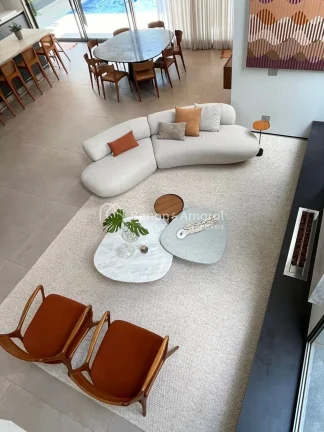 Imagem Magnífica e espaçosa casa à venda, com área construída de 360 m². A residência possui living ...