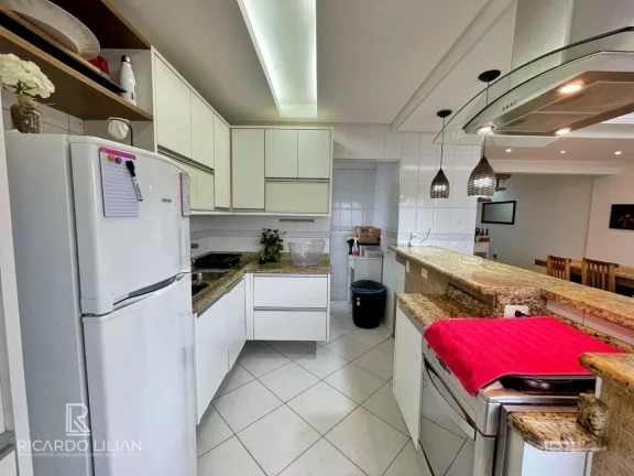 Imagem Cobertura Triplex de Luxo na Ponta da Praia, Santos: Viva o Sonho à Beira-Mar!