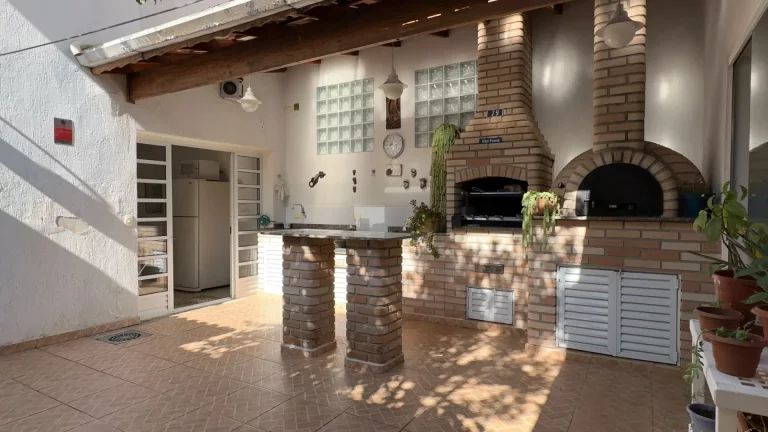 Imagem Casa Aconchegante com Quintal Gourmet em Rua Tranquila!