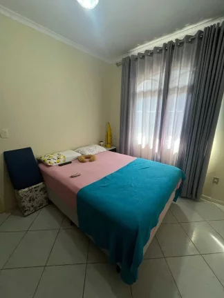 Imagem Casa com 3 dormitórios e 4 vagas sendo 2 cobertas - Floresta | Joinville/SC