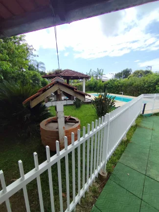 Imagem Outros com 5 dormitórios sendo 1 suíte e 2 vagas de garagem em Araquari/SC