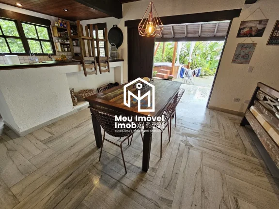 Imagem Rua Ovídio Florianópolis Casa 4 Quartos 4 Vagas 190m² Mobiliado Hidromassagem