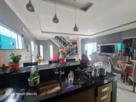 Imagem Imperdível! Casa à venda em Salinópolis-PA, 4 quartos, 4 suítes, 3 salas, 6 banheiros, 2 vagas de garagem, 272 m². Confira já!