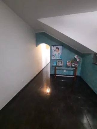 Imagem Sobrado à venda em Santo André-SP, bairro Jardim Las Vegas, 3 quartos, 1 suíte, 3 banheiros, 2 vagas de garagem, 185m².
