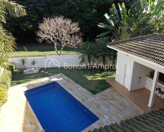 Imagem Lindo sobrado com 394 m² de área construída. A residência possui uma sala ampla para três ambie...