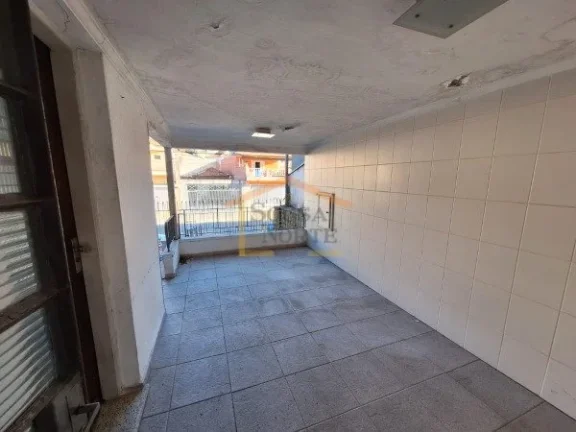 Imagem Casa térrea, 131m², 3 dormitórios, sala de TV, banheiro, lavanderia, armários nos dormitórios e...