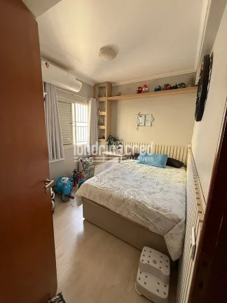 Imagem Apartamento no Edifício Torres Brasil com 3 dormitórios (1 suíte), sacada, 2 vagas de garagem e 92m² de área útil — conforto, espaço e ótima localização!