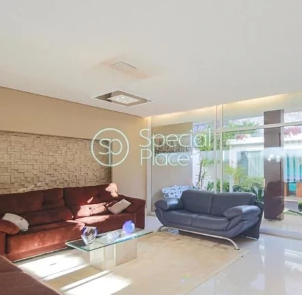 Imagem Uma lindíssima e confortável casa de condomínio que lhe oferece, segurança, privacidade, lazer, ...