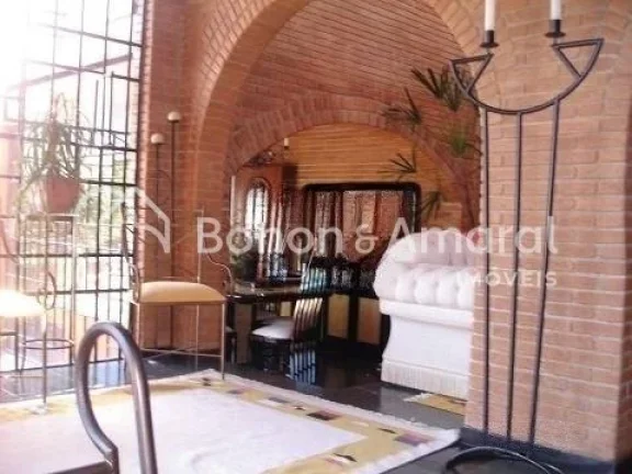 Imagem Casa com arquitetura diferenciada, com 3 quartos, living 4 ambientes, Home Theater com isolamento ac...