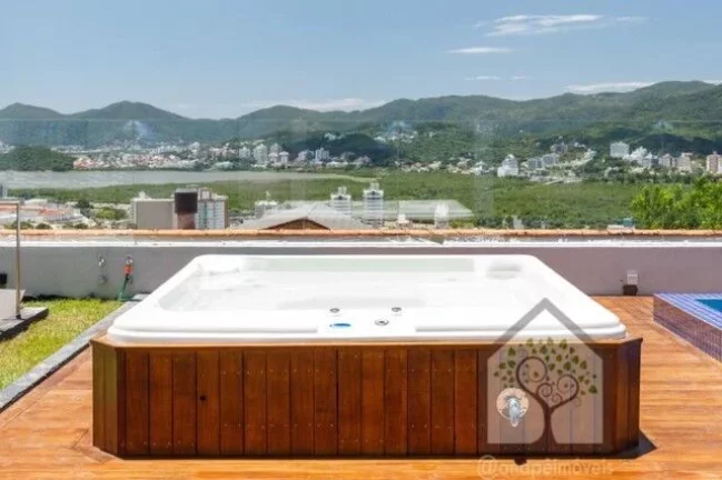 Imagem Casa Alto Padrão na Trindade
