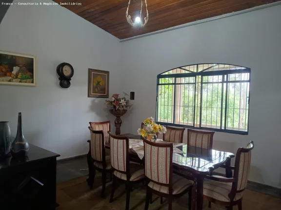 Imagem Casa para Venda em Arujá, Granjas Urupes, 5 dormitórios, 2 suítes, 6 banheiros, 4 vagas
