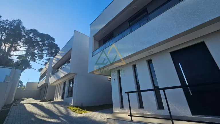 Imagem Sobrado em Condomínio à venda no Bairro Alto Curitiba PR