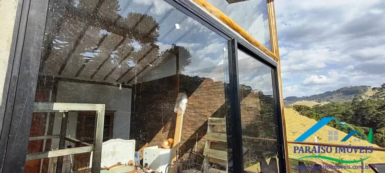 Imagem Charmoso Chalé em Gonçalves – Um Refúgio de Conforto e Beleza!