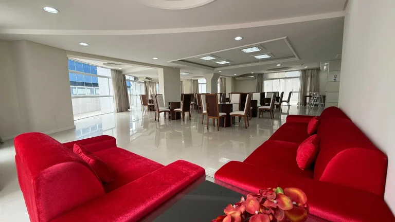 Imagem Apartamento com 2 dormitórios sendo 1 suíte e 1 vaga de garagem em Balneário Camboriú/SC