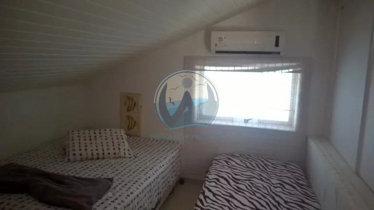 Imagem Casa em Condomínio à Venda em Ubatuba-SP: 4 Quartos, 2 Suítes, 151m² - Bairro Horto Florestal