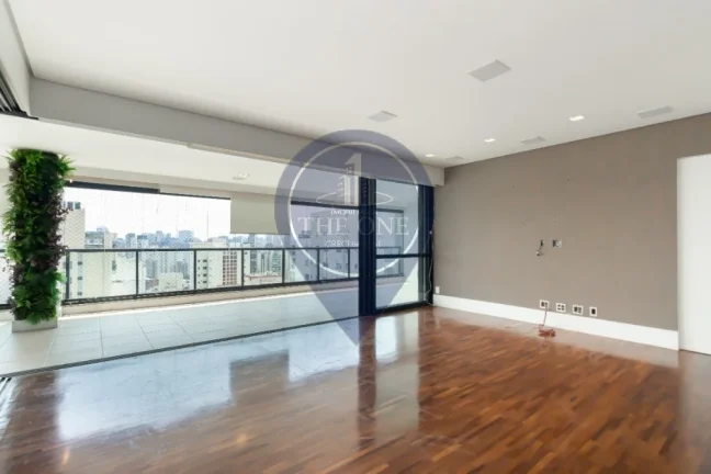 Imagem Venda de Apartamento de Luxo com 3 Quartos e 3 Suítes na Vila Uberabinha, São Paulo-SP: 184 m², 2 Salas, 5 Banheiros e 3 Vagas.
