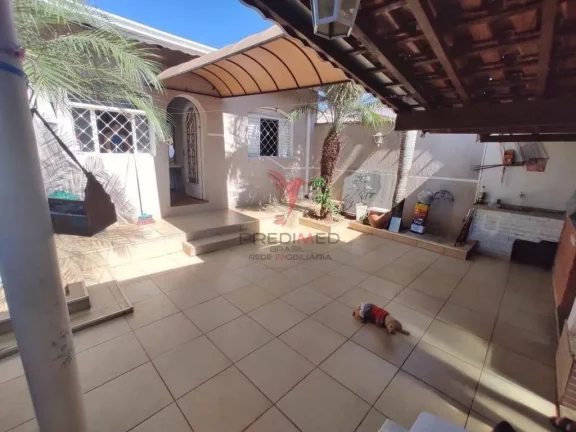 Imagem Vendo Casa com Edícula e 4 Vagas de Garagem,no Bairro Perdizes Piracicaba