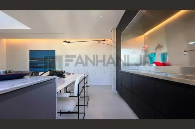Imagem Este loft espaçoso, localizado na Alameda Franca, no bairro Cerqueira César em São Paulo, está à venda e é simplesmente incrível! Com 1 quarto, sen