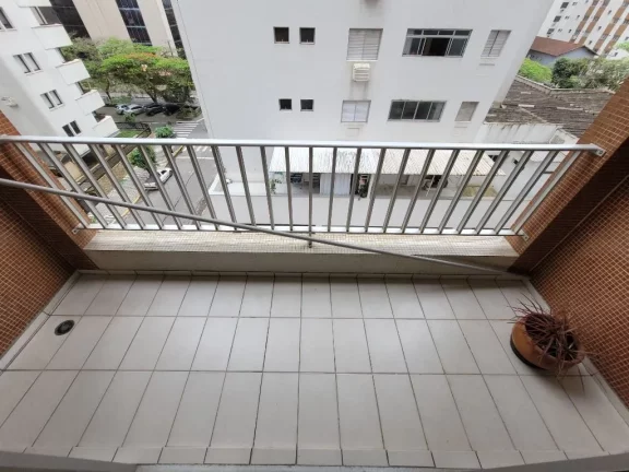 Imagem PITANGUEIRAS – NA TERCEIRA QUADRA DA PRAIA, MARAVILHOSO APTO AMPLO E CLARO, COM 50,00 M² ÚTEIS, 01 VAGA DE GARAGEM NO PRÉDIO, LOCALIZAÇÃO PRIVILEGIADA