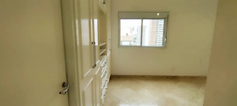 Imagem Apartamento 157 M², 3Q, 3 Suítes, Sala 3 ambientes, 5 Banheiros, 4 Vagas demarcadas, Depósito, Varanda Gourmet, Sauna, Piscina Adulto e infantil.