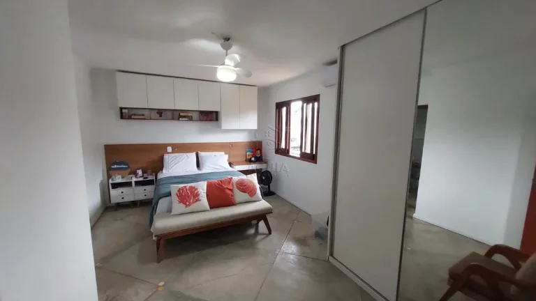 Imagem Casa em condomínio com segurança 24 horas localizado no Horto