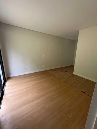 Imagem Casa com 3 dormitórios sendo 3 suítes e 2 vagas de garagem em Joinville/SC