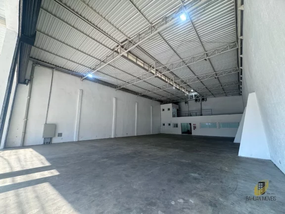Imagem Galpão Comercial de Alto Padrão em Cotia-SP 2 Salas, 4 Banheiros, 527m² Venda ou Locação no Jardim Santa Paula