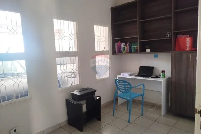 Imagem Casa na Vila Jardini com 4 Quartos, Piscina e Jardim em Sorocaba