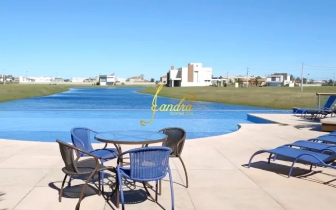 Imagem Terreno em condomínio fechado beira de lago