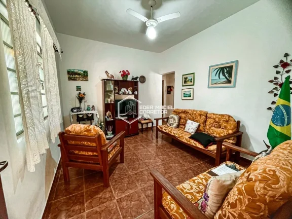 Imagem A poucos minutos das águas da Praia do Porto Novo, essa casa é o refúgio perfeito para quem busca...