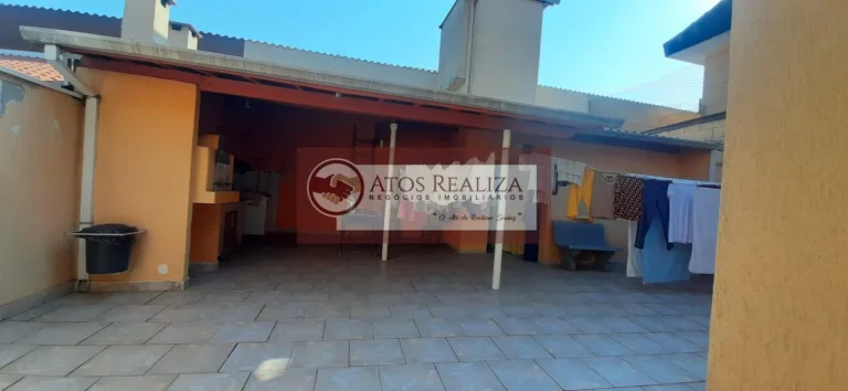 Imagem Vendo lindo assobradada em Jordanópolis região da Cidade Dutra. Vendo Assobradada de 255m² sendo 3 dormitórios, cozinha, quintal nos fundos com com forno de pizza e Churrasqueira e quarto e banheiro, quintal na frente, mais um cômodo, 2 vagas cobertas, co
