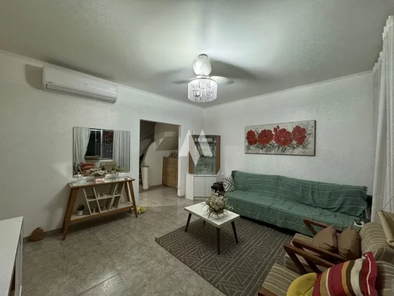 Imagem Sobrado com 3 quartos á venda em Santos