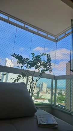 Imagem Apartamento 2 quartos sendo 1 suíte recém reformado, andar alto, planta lateral virada ao shopping Boulevard, vista lateral p mar.