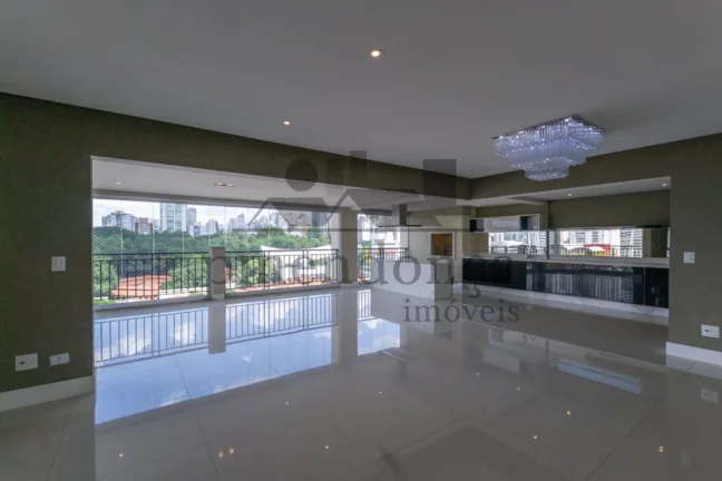 Imagem Apartamento espaçoso com 4 quartos sendo 3 suítes e 4 vagas, 244m²